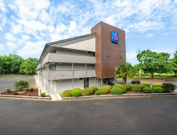 Motel 6 Charlotte, NC - Coliseum hotel detail image 1