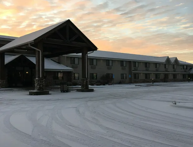 Moose Lake Lodge & Suites hotel detail image 1