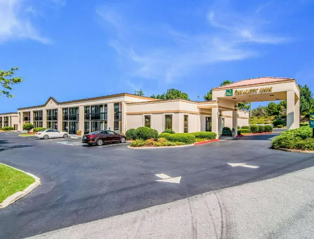Quality Inn Suwanee I-85 hotel detail image 1