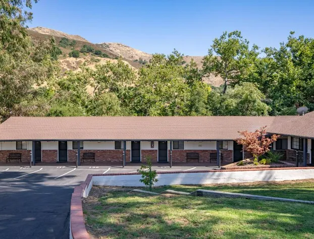 Peach Tree Inn hotel detail image 4