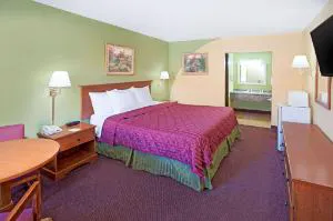 Days Inn & Suites by Wyndham Terre Haute hotel detail image 2