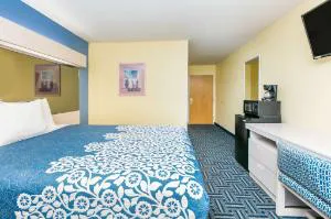 Days Inn & Suites by Wyndham Pryor hotel detail image 2