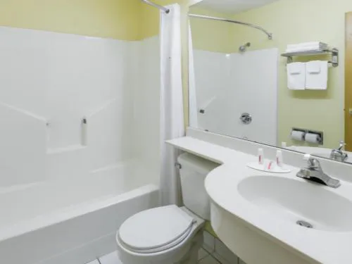 Days Inn & Suites by Wyndham Pryor hotel detail image 3