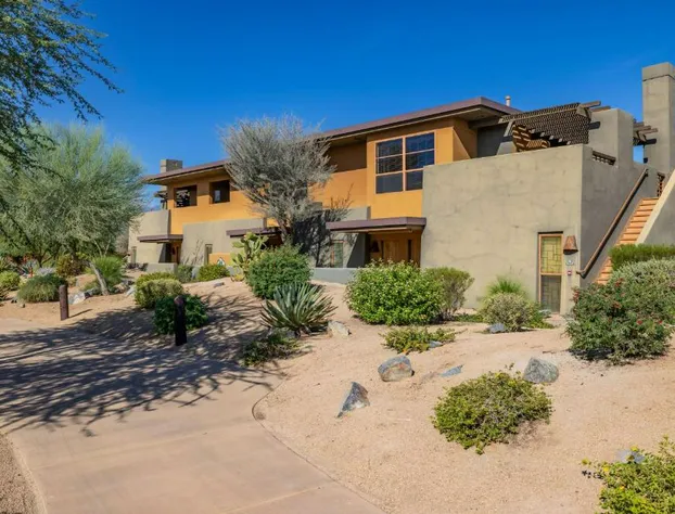 Hilton Grand Vacations Club Palm Desert hotel detail image 1