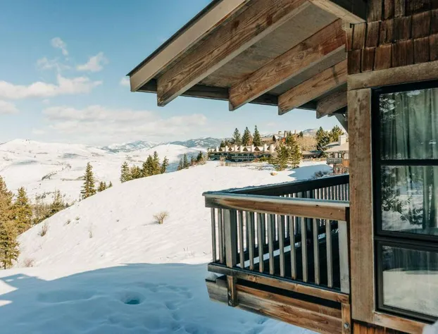 Sun Mountain Lodge hotel detail image 3