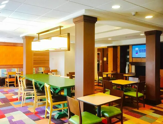 Fairfield Inn & Suites by Marriott Sacramento Airport Natomas hotel detail image 1