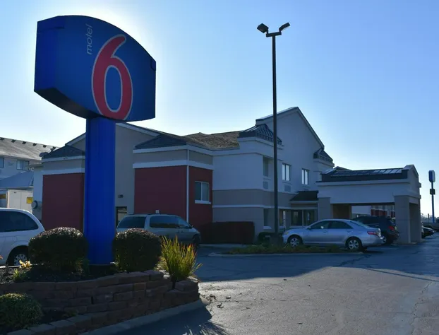 Motel 6 Anderson, IN - Indianapolis hotel detail image 2