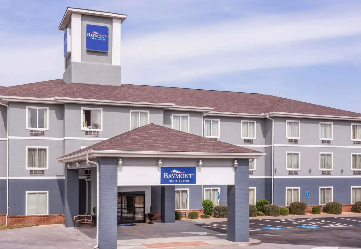 Baymont by Wyndham Cartersville hotel hero