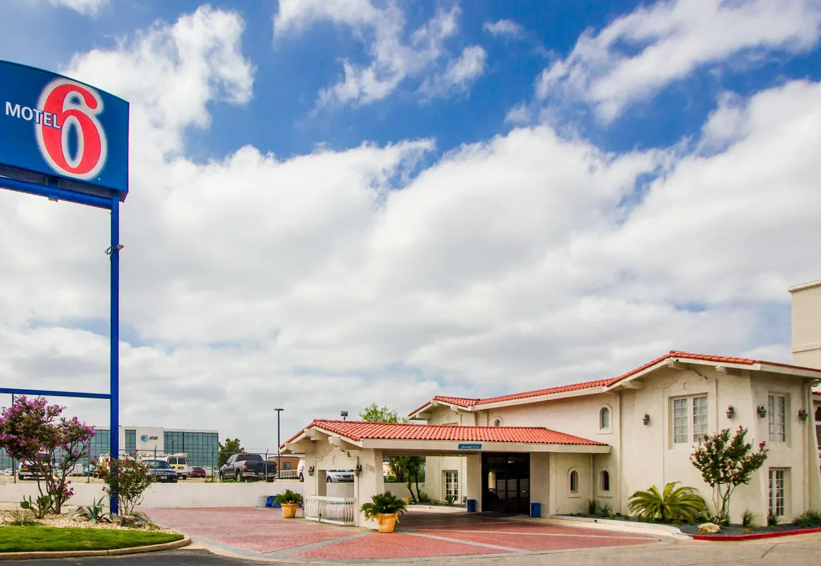 Motel 6 Austin, TX - Midtown hotel hero