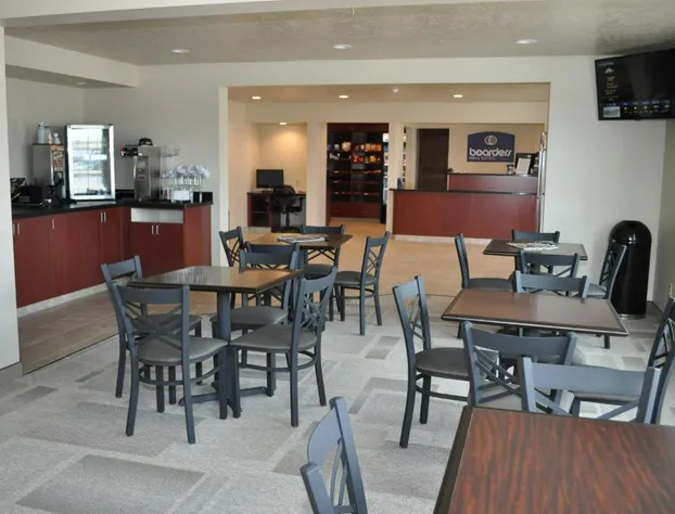Boarders Inn & Suites by Cobblestone Hotels – Broken Bow hotel detail image 4