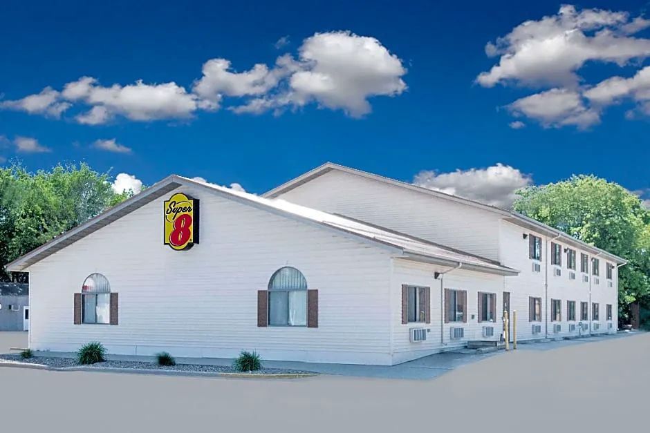 Super 8 by Wyndham Lisbon hotel hero