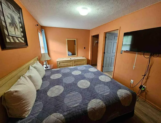 Travelers Inn and Suites hotel detail image 4