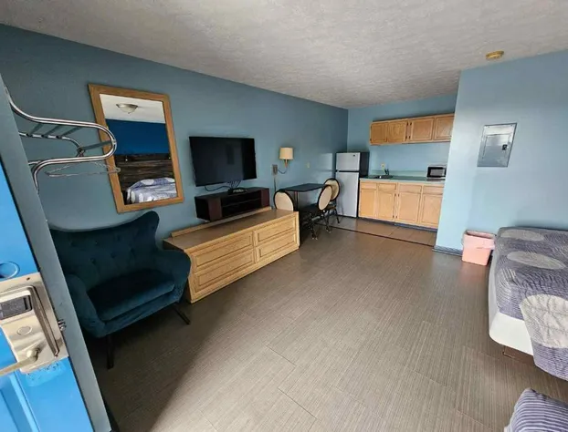 Travelers Inn and Suites hotel detail image 4