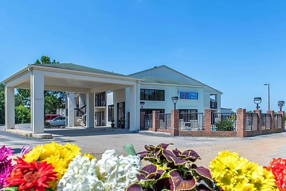 Super 8 by Wyndham Kannapolis hotel hero