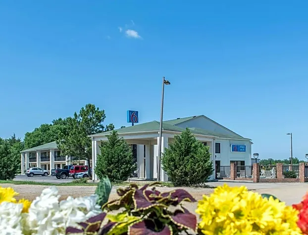 Super 8 by Wyndham Kannapolis hotel detail image 3