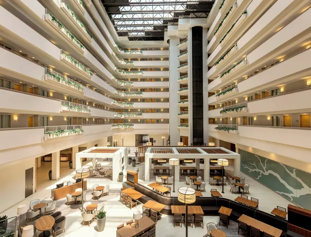 Embassy Suites Greenville Golf Resort & Conference Center hotel detail image 4