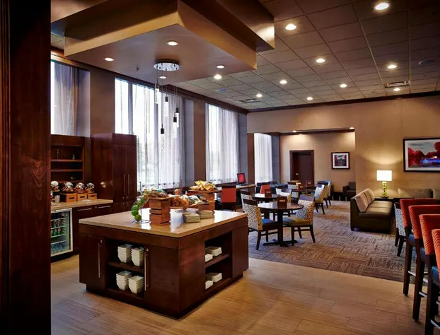 Columbus Airport Marriott hotel detail image 4