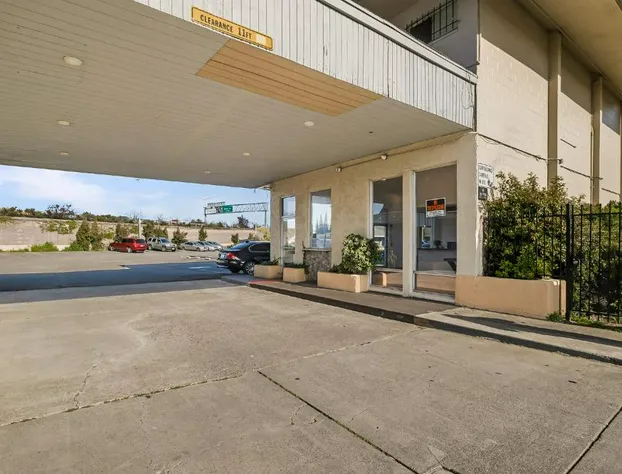 Heritage Inn Express Hayward hotel detail image 2