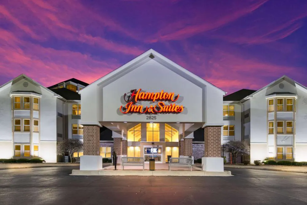 Hampton Inn & Suites Chicago/Hoffman Estates hotel hero