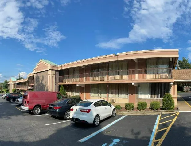 Travelers Inn hotel detail image 2