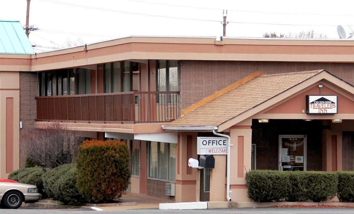 Travelers Inn hotel hero