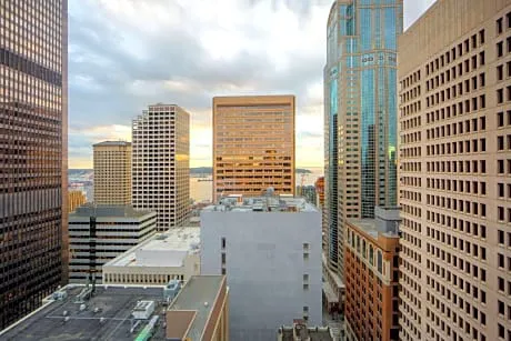 W Seattle hotel hero