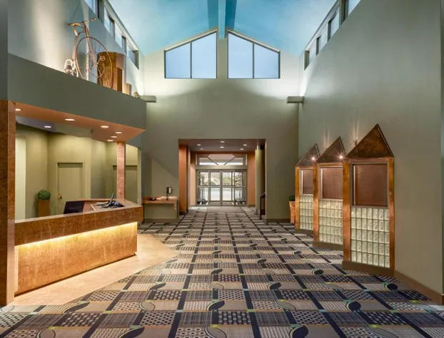 Royal Hotel West Edmonton, Trademark Collection by Wyndham hotel detail image 2