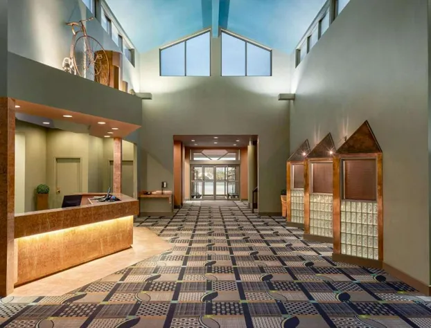 Royal Hotel West Edmonton, Trademark Collection by Wyndham hotel detail image 2