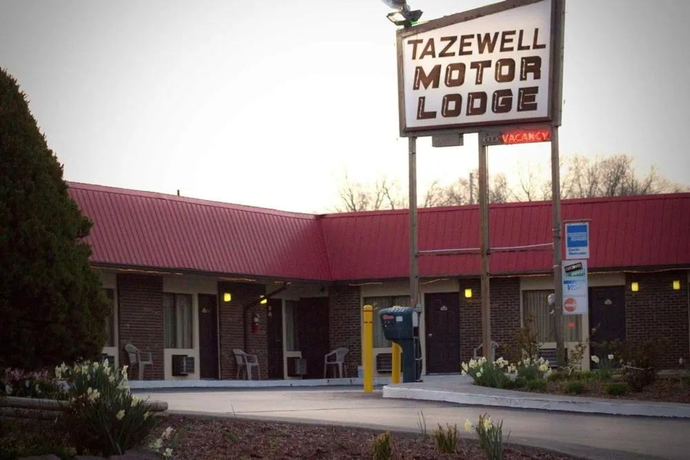 Tazewell Motor Lodge hotel hero