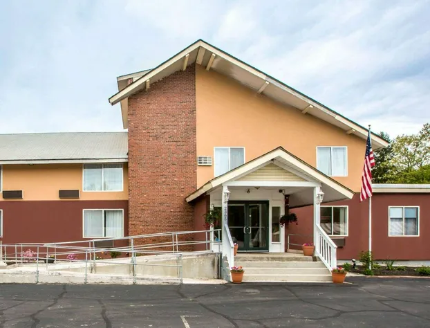 Econo Lodge Lake Region hotel detail image 1