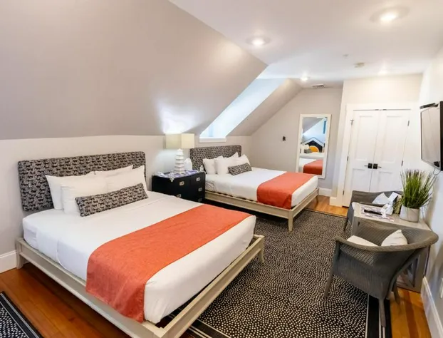 Paws on Pelham hotel detail image 4