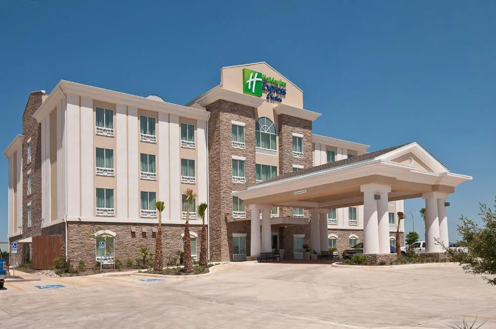 Holiday Inn Express Hotel & Suites Pearsall by IHG hotel hero