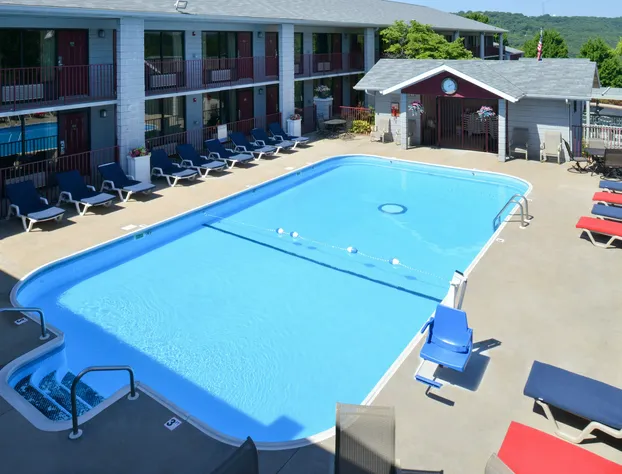 Ramada By Wyndham Branson hotel detail image 3