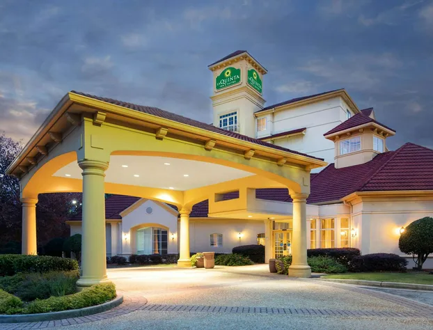 La Quinta Inn & Suites by Wyndham Atlanta Ballpark/Galleria hotel detail image 3