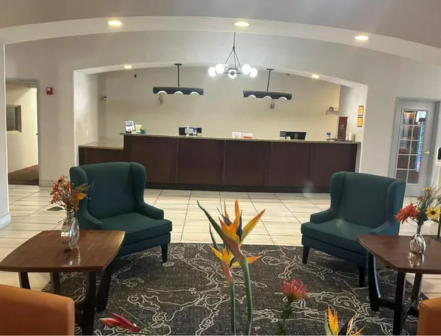 La Quinta Inn & Suites by Wyndham Albuquerque Midtown hotel detail image 3