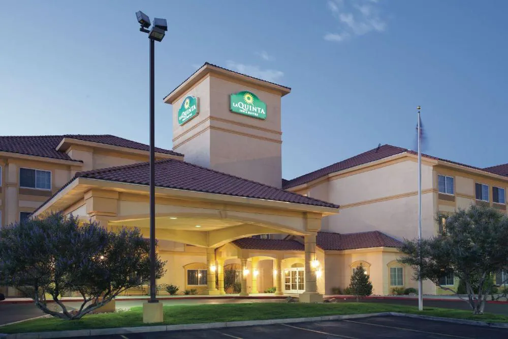 La Quinta Inn & Suites by Wyndham Albuquerque Midtown hotel hero