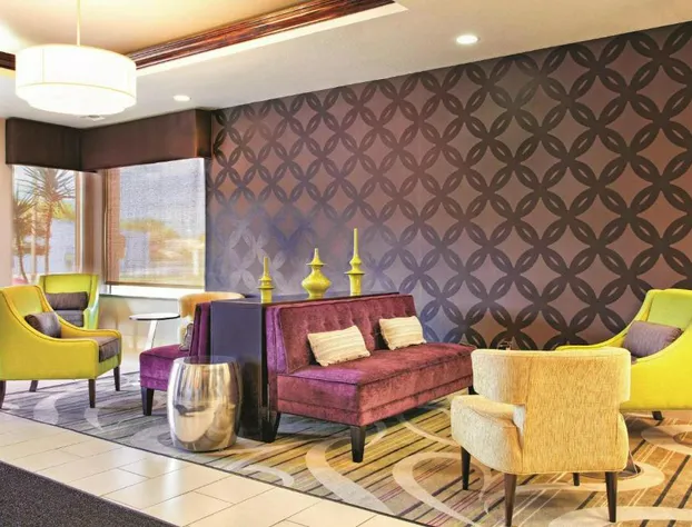 La Quinta Inn & Suites by Wyndham Tampa Bay Area-Tampa South hotel detail image 4