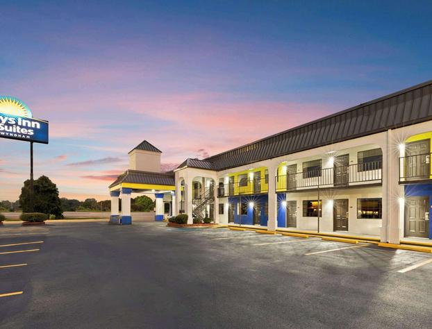 Days Inn & Suites by Wyndham Vicksburg hotel detail image 1
