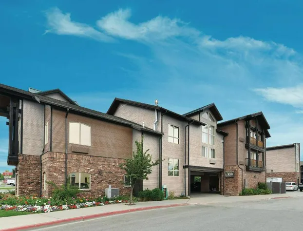 Cedar Street Hotel and Suites hotel detail image 2