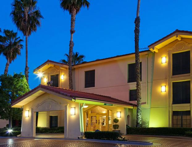 Super 8 by Wyndham San Bernardino hotel detail image 4