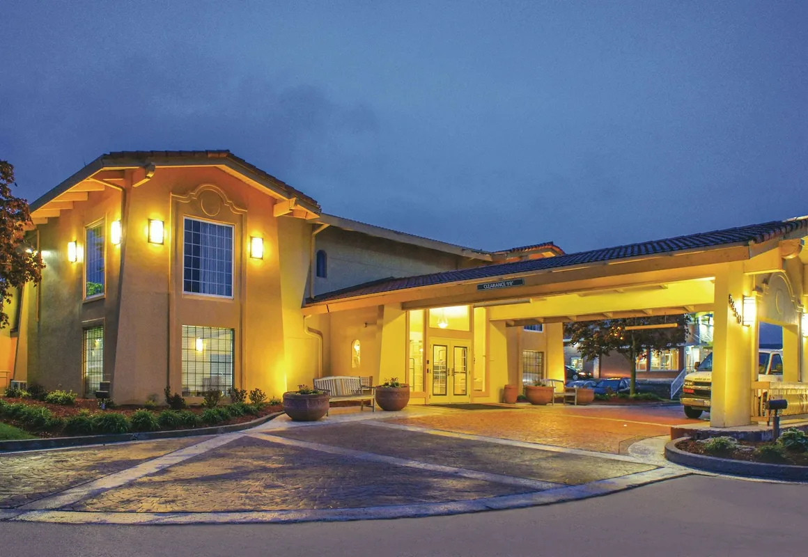 La Quinta Inn by Wyndham Moline Airport hotel hero
