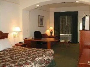 La Quinta Inn & Suites by Wyndham South Padre Island Beach hotel hero