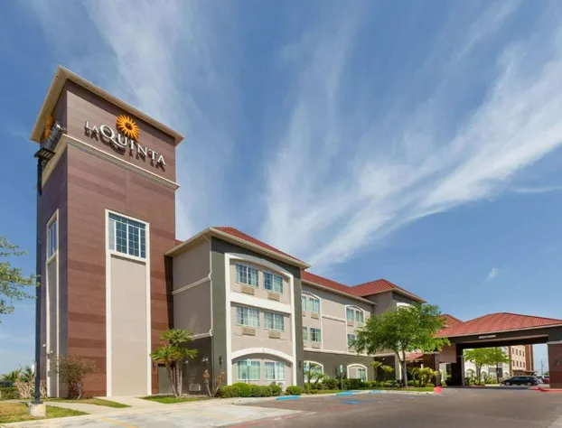 La Quinta Inn & Suites by Wyndham Laredo Airport hotel detail image 1