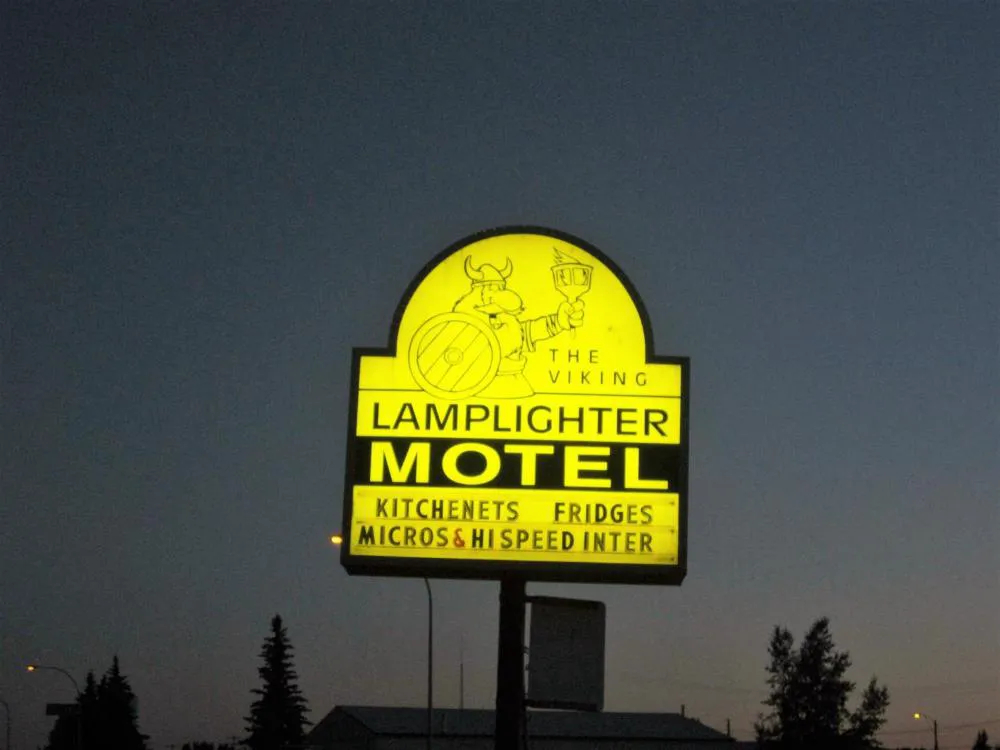 Lamplighter Viking Motel hotel hero