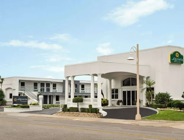 La Quinta Inn & Suites by Wyndham Oceanfront Daytona Beach hotel detail image 1
