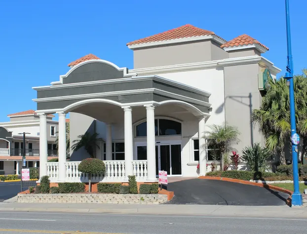 La Quinta Inn & Suites by Wyndham Oceanfront Daytona Beach hotel detail image 3
