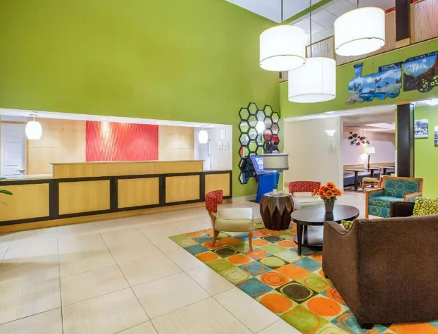 La Quinta Inn & Suites by Wyndham North Platte hotel detail image 2