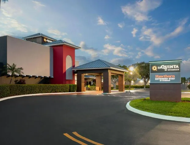 La Quinta Inn & Suites by Wyndham Ft Lauderdale Cypress Cr hotel detail image 4