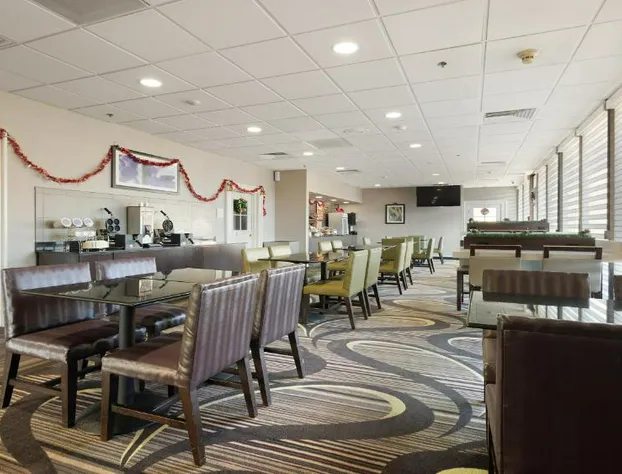 Howard Johnson by Wyndham Sacramento Downtown hotel detail image 1