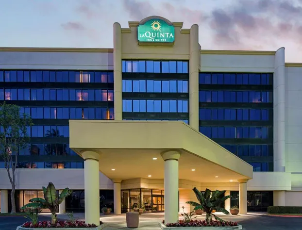 La Quinta Inn & Suites by Wyndham Buena Park hotel detail image 1